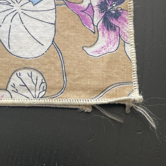 4 Floral Napkin Set Cloth VTG Tan Purple Blue READ 15" X 16" UPCYCLE Craft - Picture 6 of 9